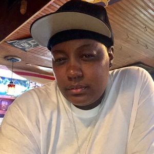 Meet your Posher, Monique